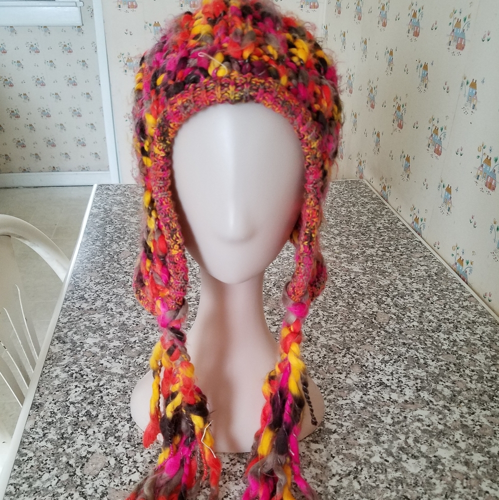 Steve Madden Winter Chunky Yarn Hat